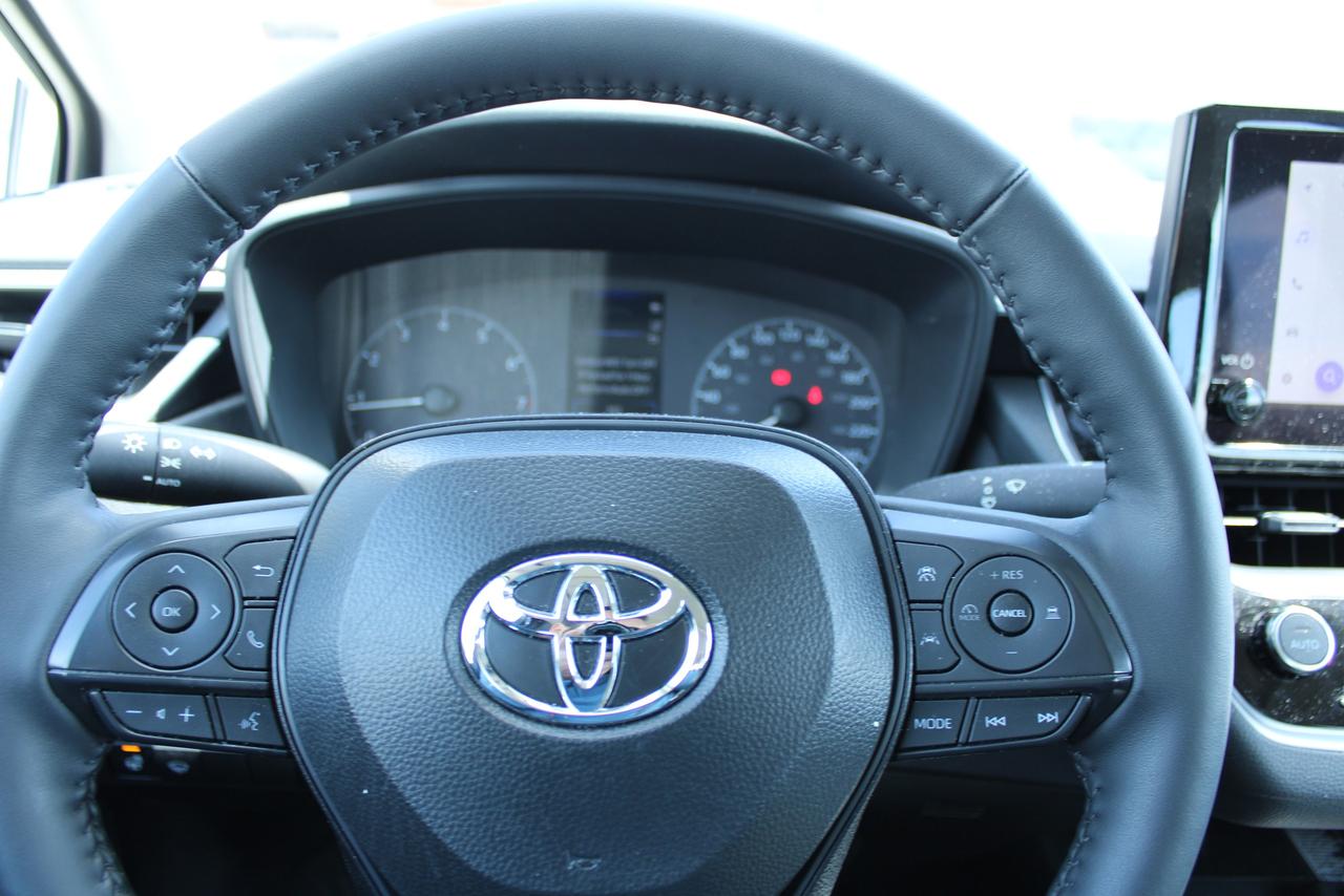2025 Toyota Corolla LE With Sunroof Photo