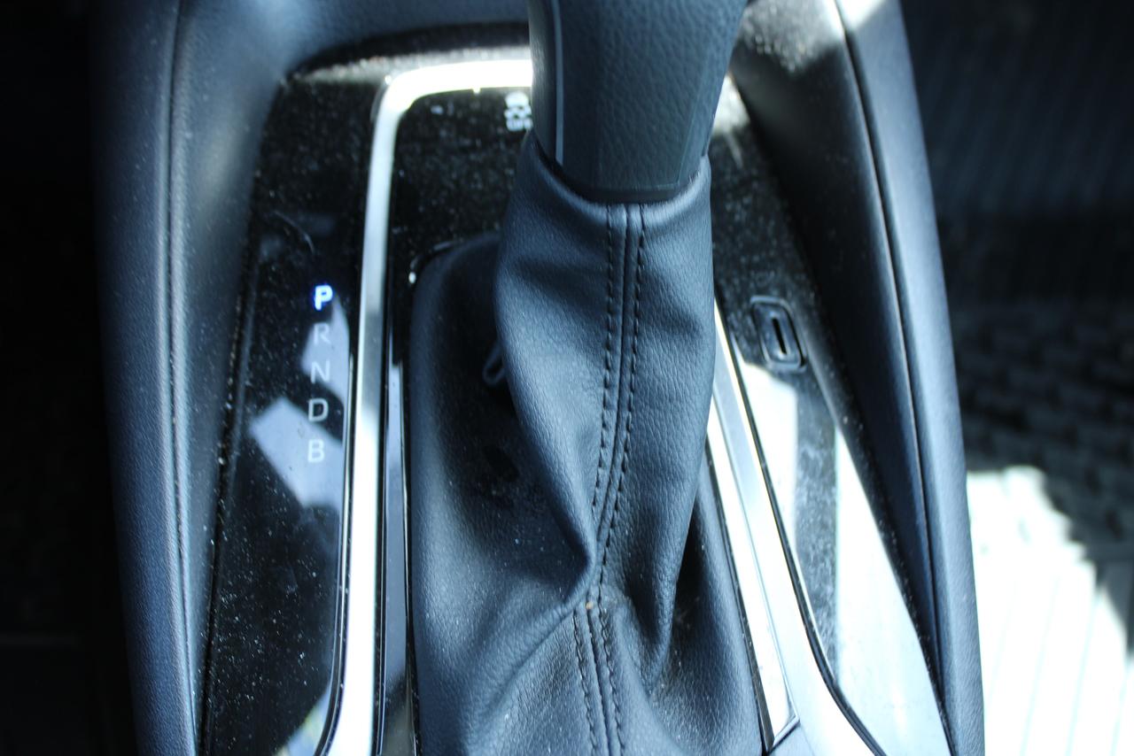 2025 Toyota Corolla LE With Sunroof Photo