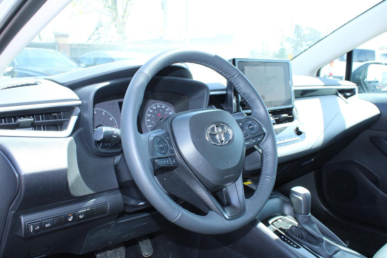 2025 Toyota Corolla LE With Sunroof Photo