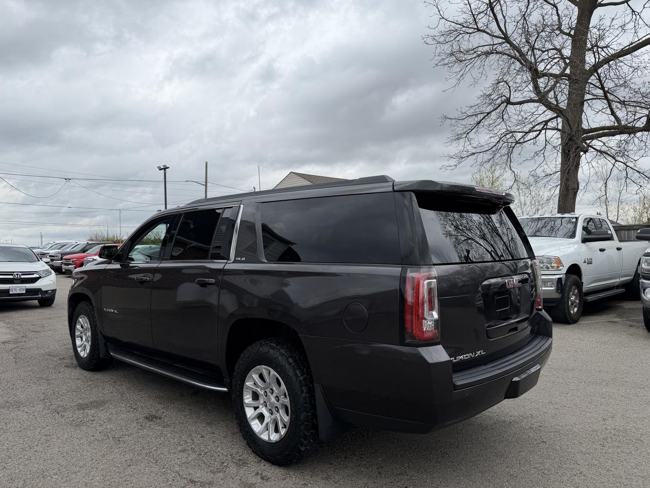 2017 GMC Yukon XL SLE | One Owner | Clean CARFAX Photo4