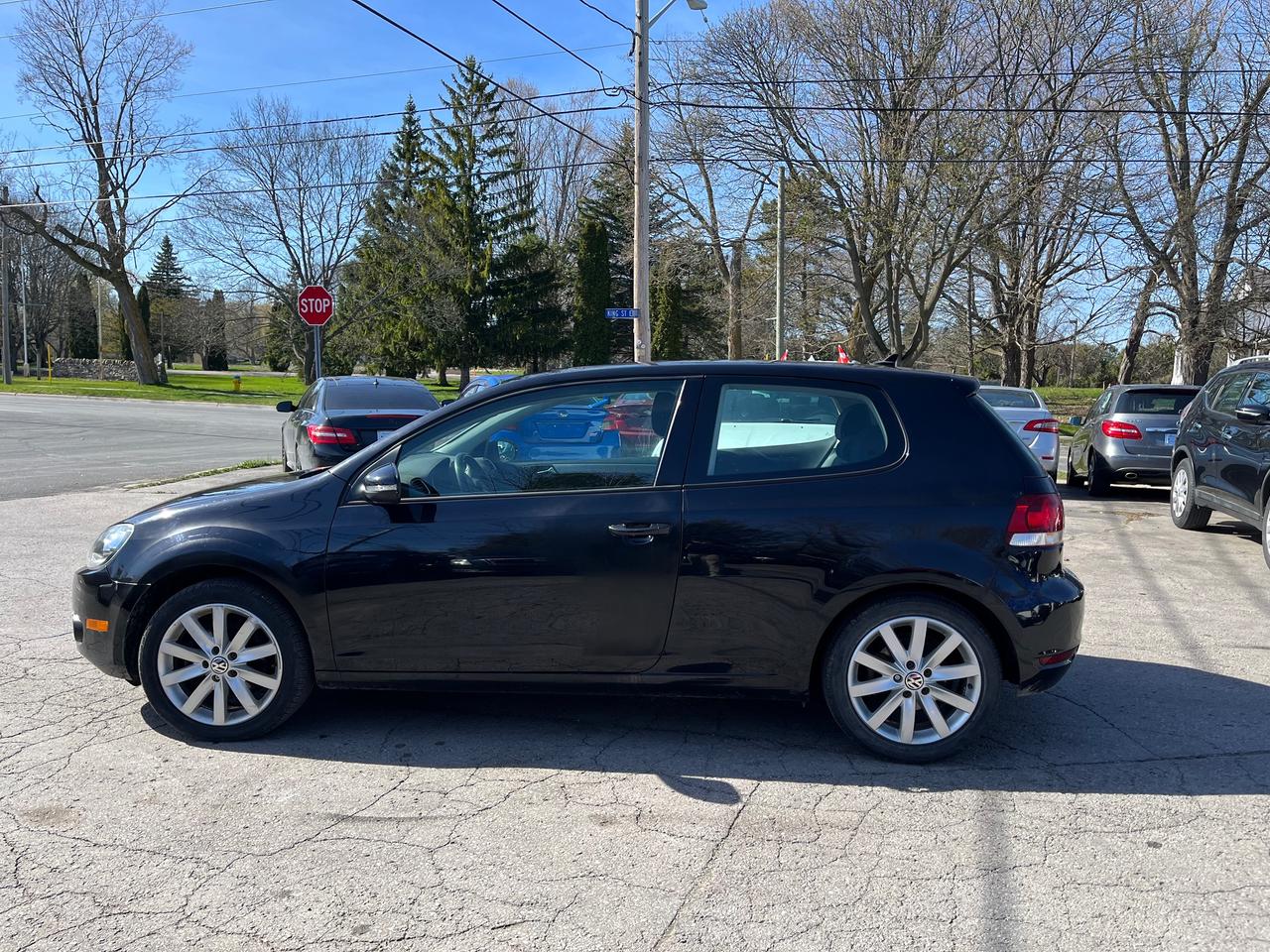 2011 Volkswagen Golf TRENDLINE Photo