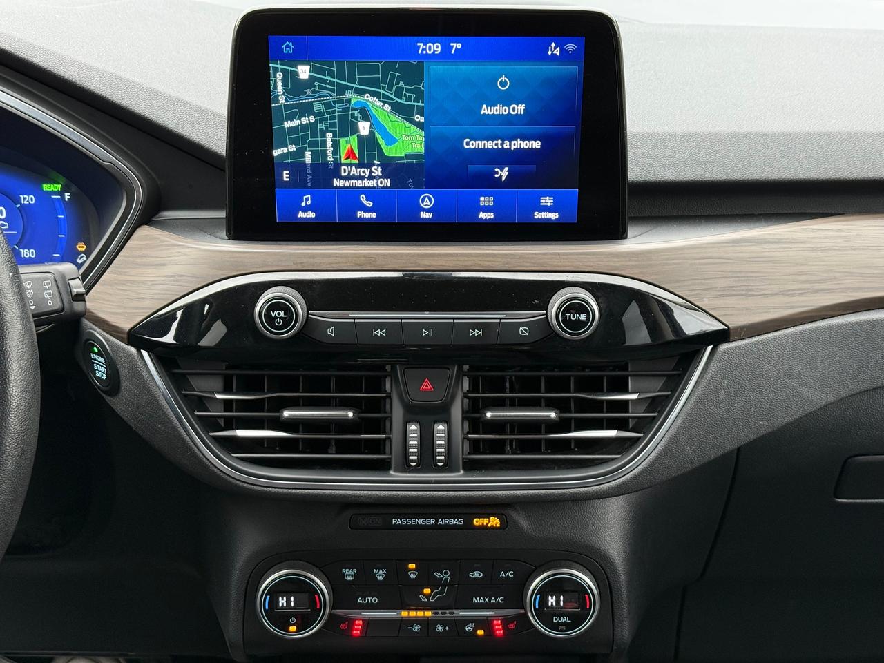 2020 Ford Escape Titanium Hybrid AWD Photo