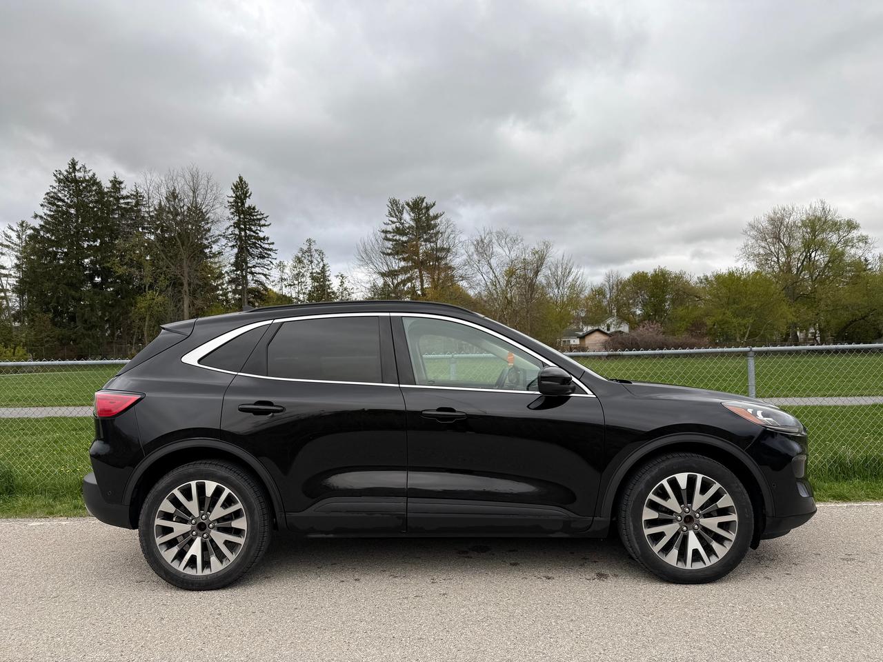 2020 Ford Escape Titanium Hybrid AWD Photo