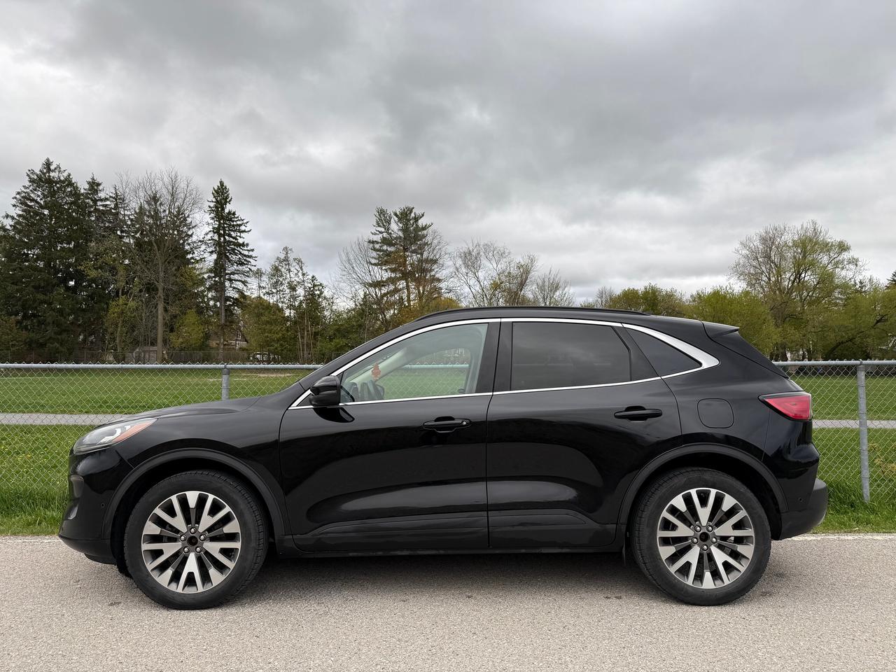 2020 Ford Escape Titanium Hybrid AWD Photo