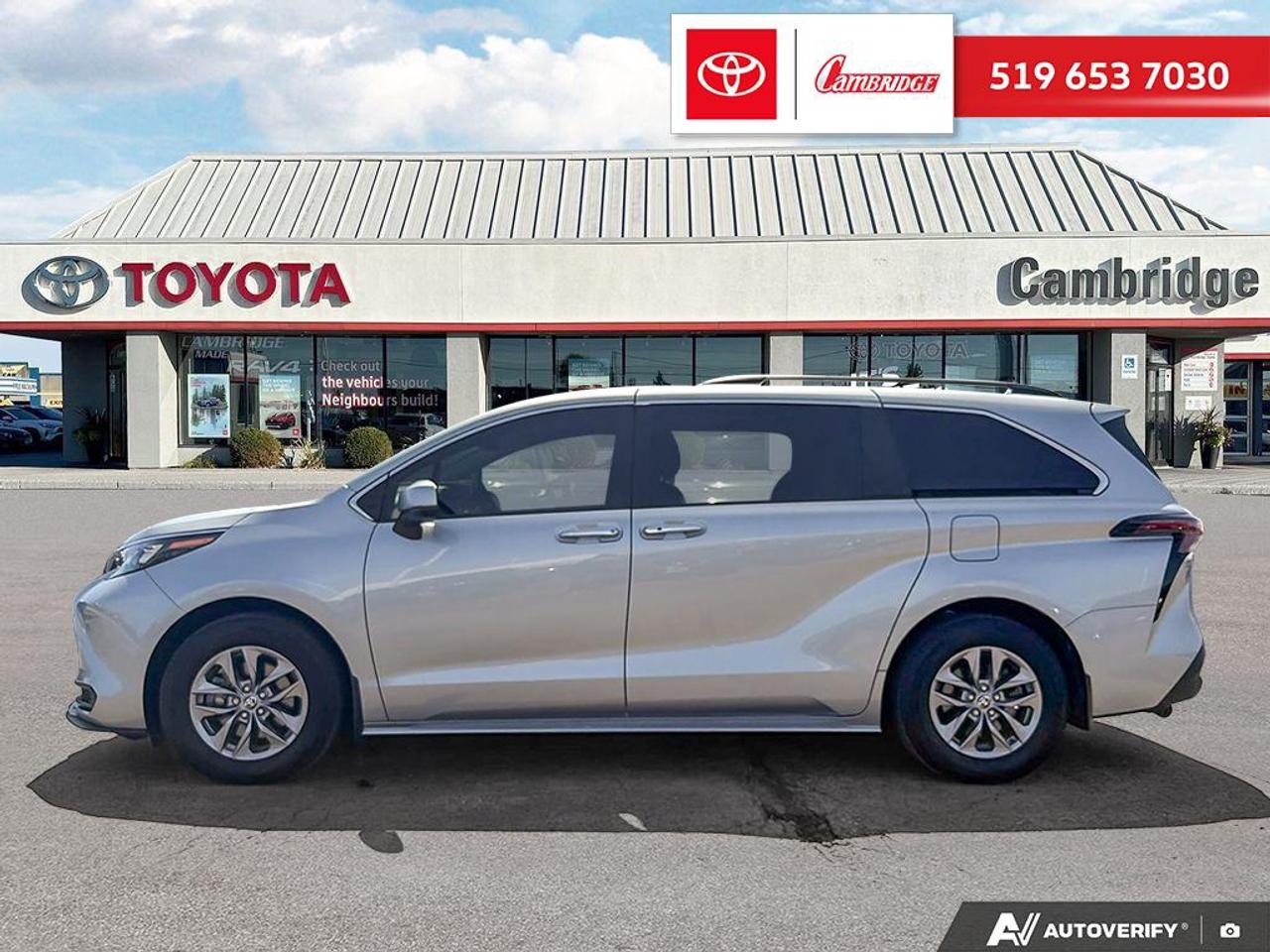 2025 Toyota Sienna XLE 8-Passenger Photo2