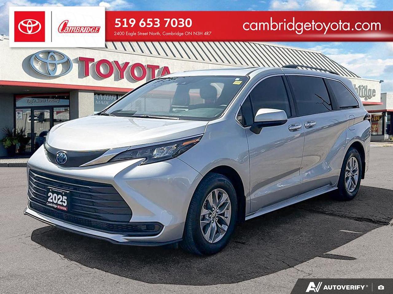 2025 Toyota Sienna XLE 8-Passenger Photo