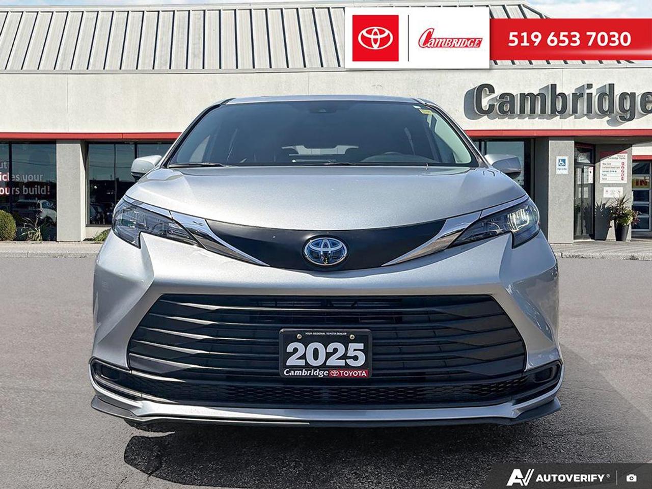 2025 Toyota Sienna XLE 8-Passenger Photo