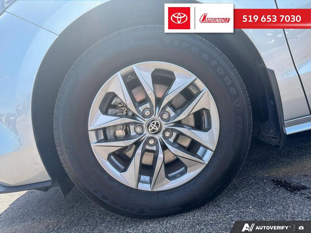 2025 Toyota Sienna XLE 8-Passenger Photo