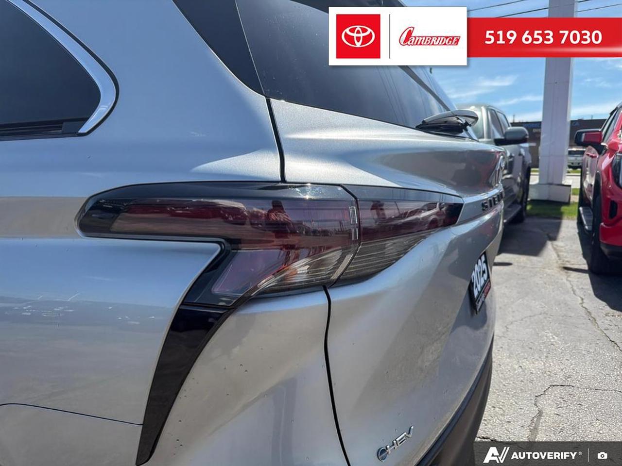 2025 Toyota Sienna XLE 8-Passenger Photo
