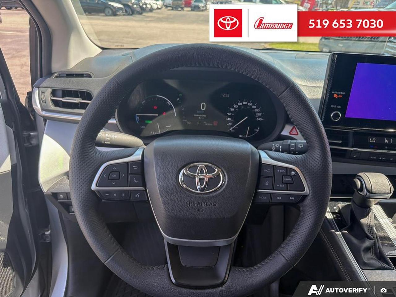 2025 Toyota Sienna XLE 8-Passenger Photo