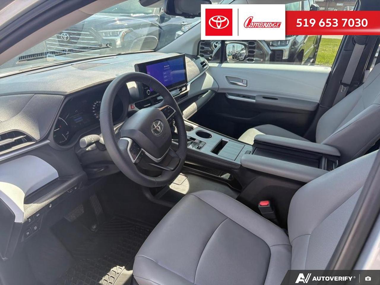 2025 Toyota Sienna XLE 8-Passenger Photo