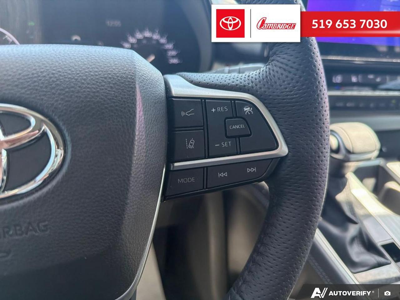 2025 Toyota Sienna XLE 8-Passenger Photo