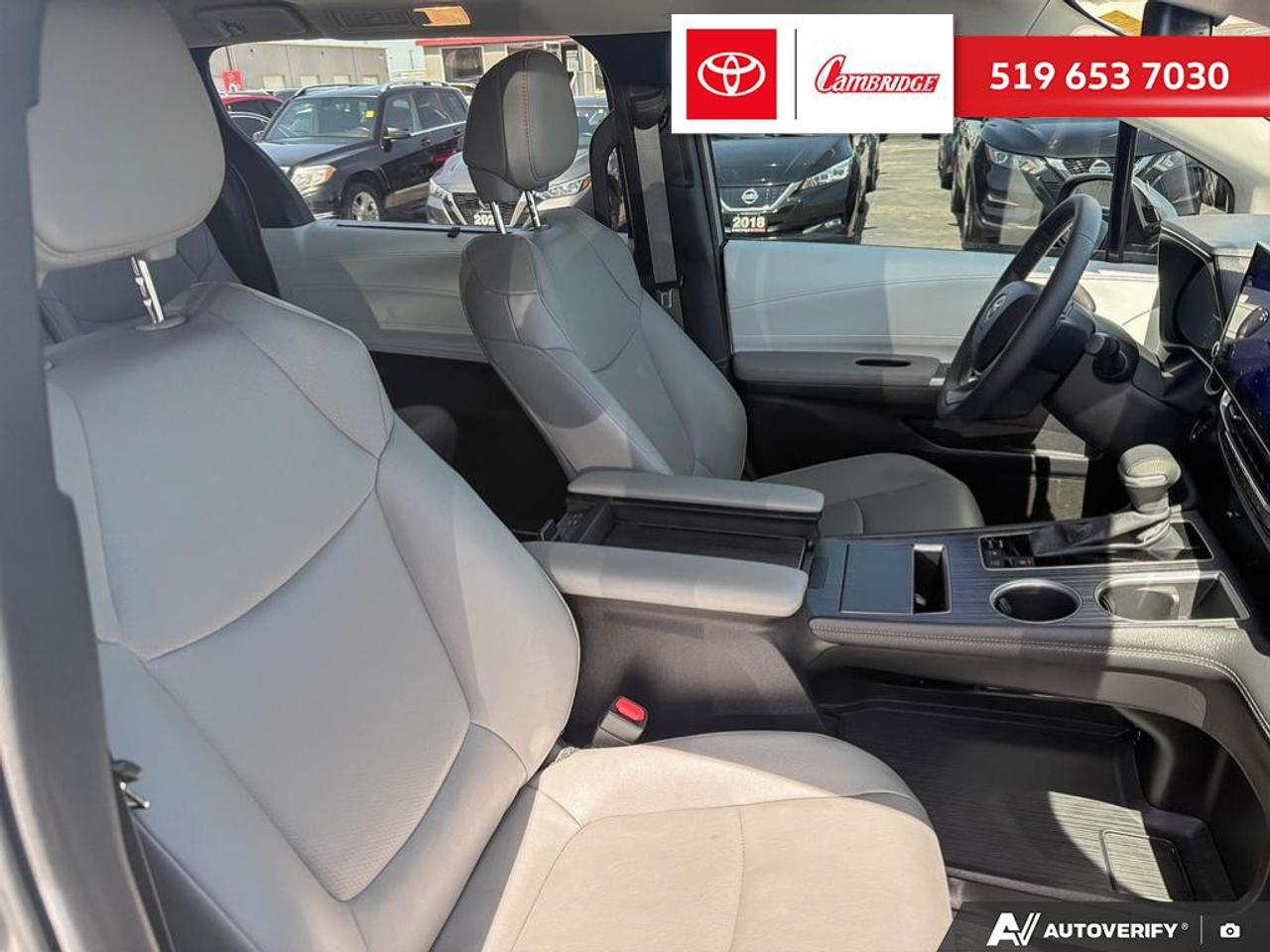 2025 Toyota Sienna XLE 8-Passenger Photo