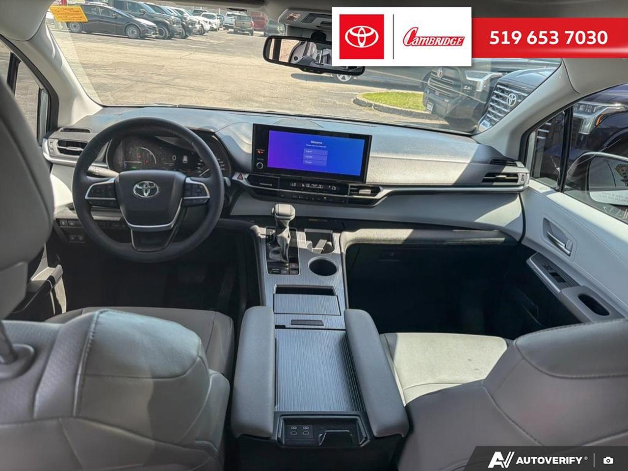 2025 Toyota Sienna XLE 8-Passenger Photo