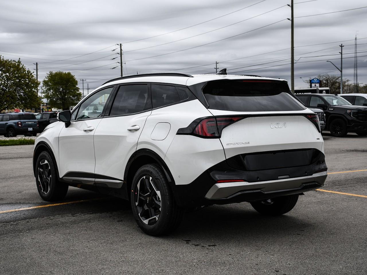 2026 Kia Sportage Hybrid SX w/Red Interior Photo