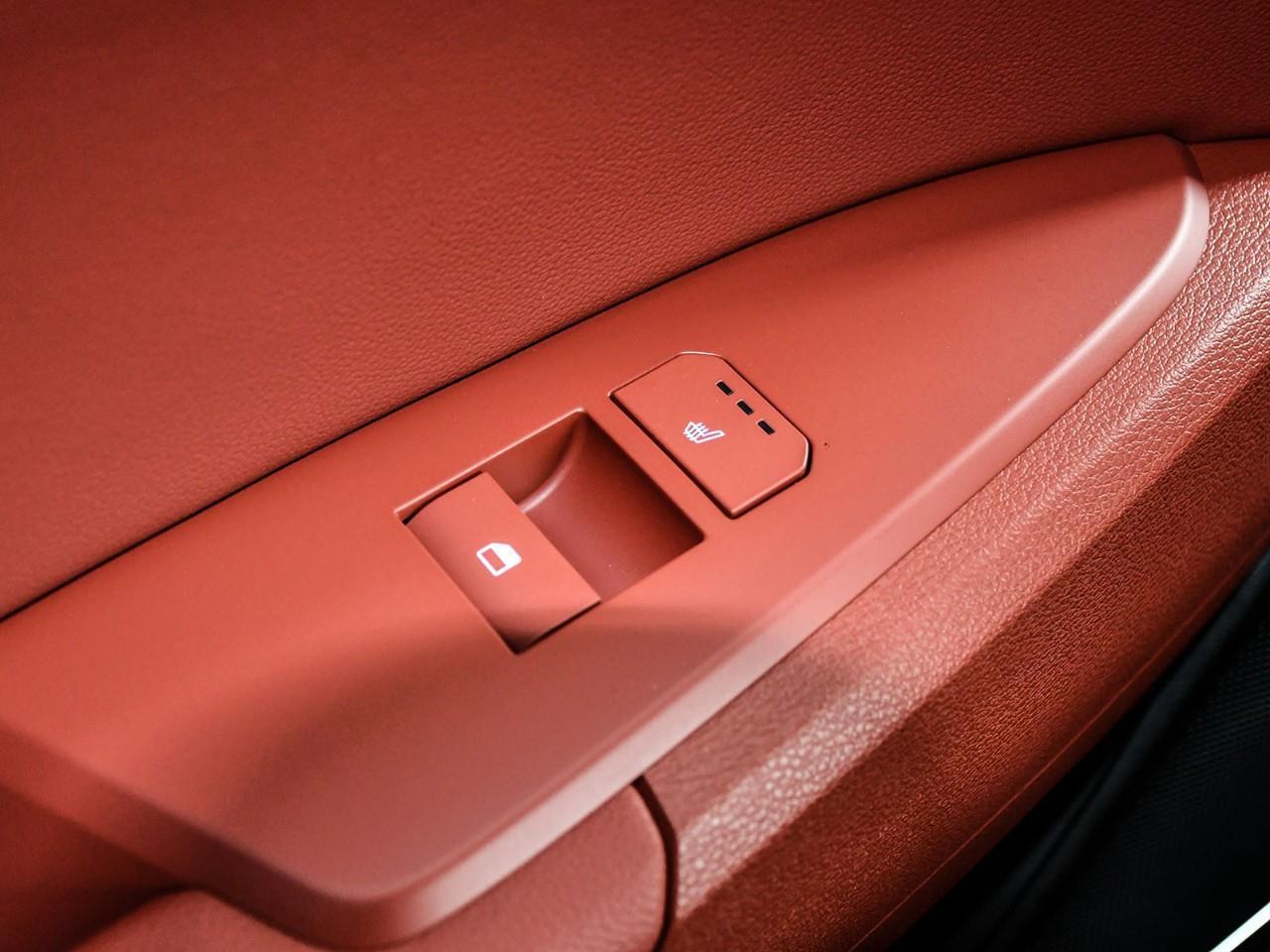 2026 Kia Sportage Hybrid SX w/Red Interior Photo