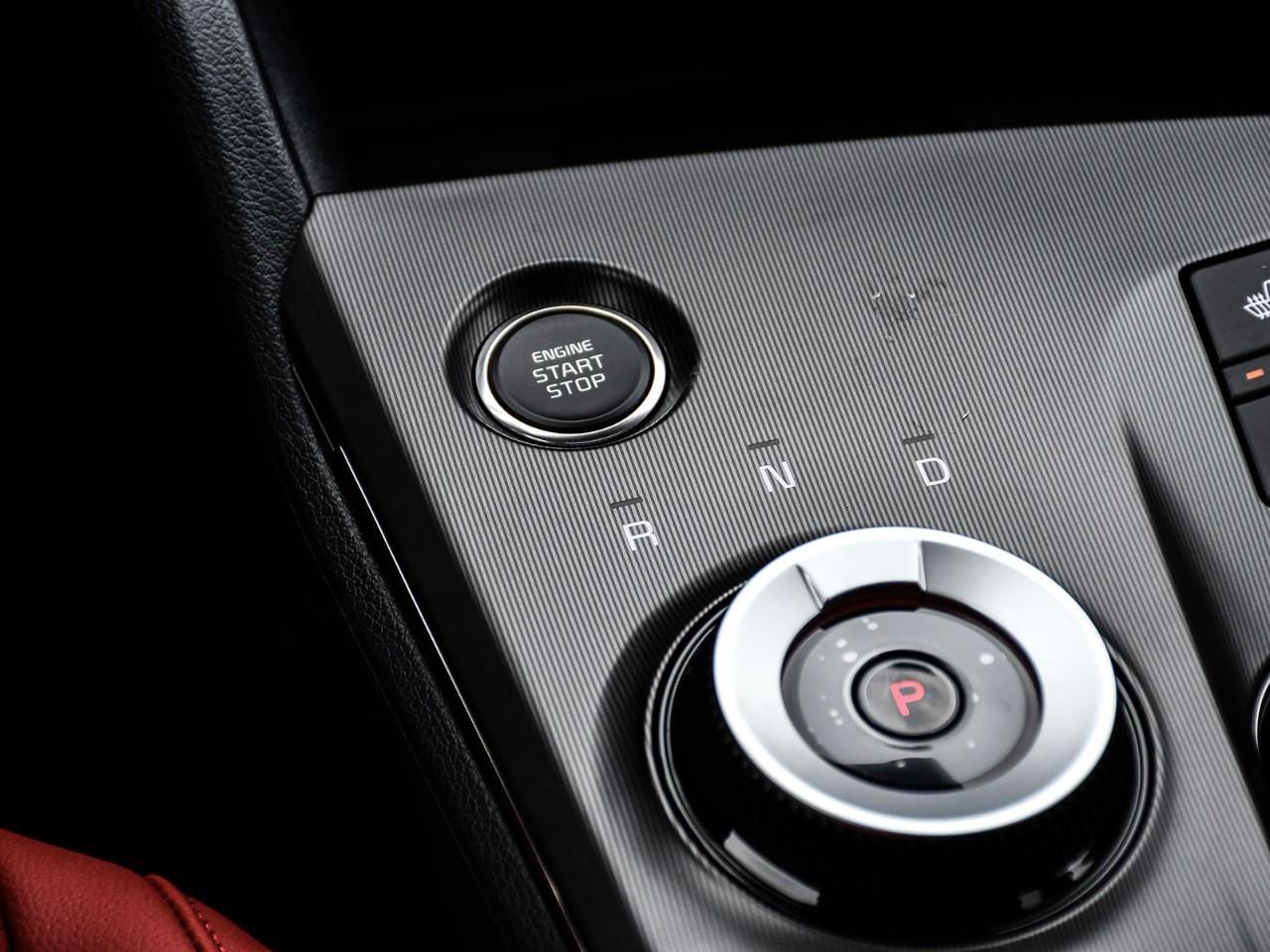 2026 Kia Sportage Hybrid SX w/Red Interior Photo