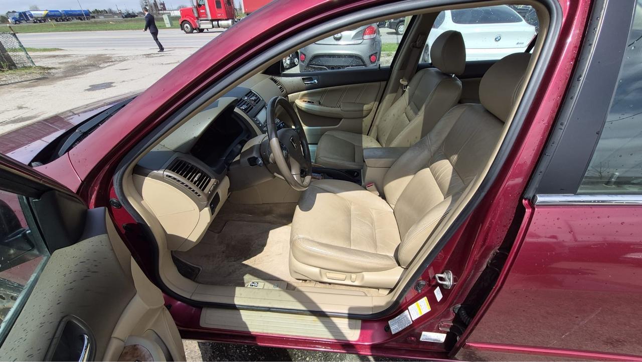 2004 Honda Accord EX-L, SEDAN, LEATHER, 4 CYL, ONLY 134KMS, CERT Photo