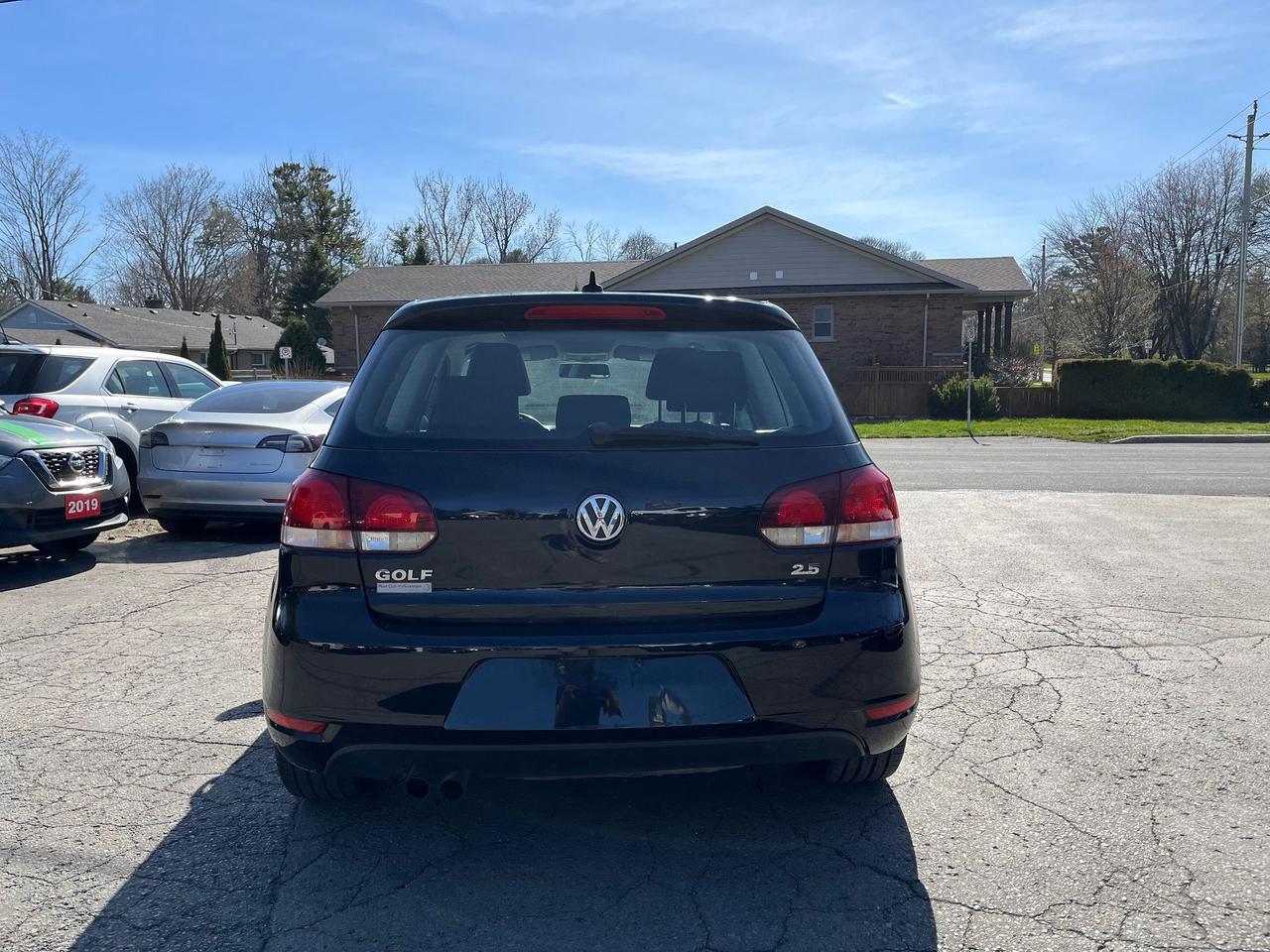 2011 Volkswagen Golf TRENDLINE Photo4
