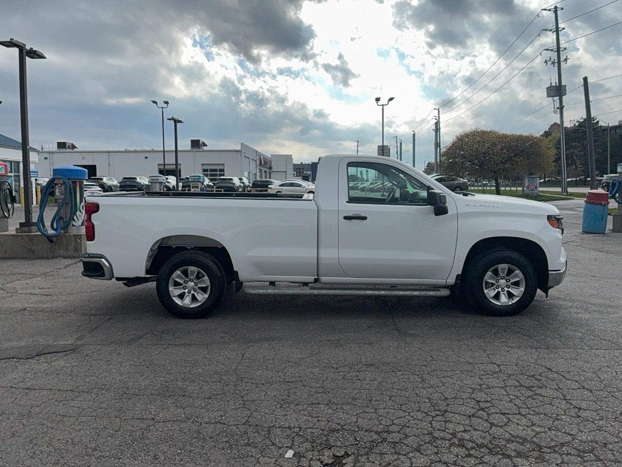 2023 Chevrolet Silverado 1500 WT RegCab 2WD 5.3L8cylGas 8ftBox BackUpCam Photo