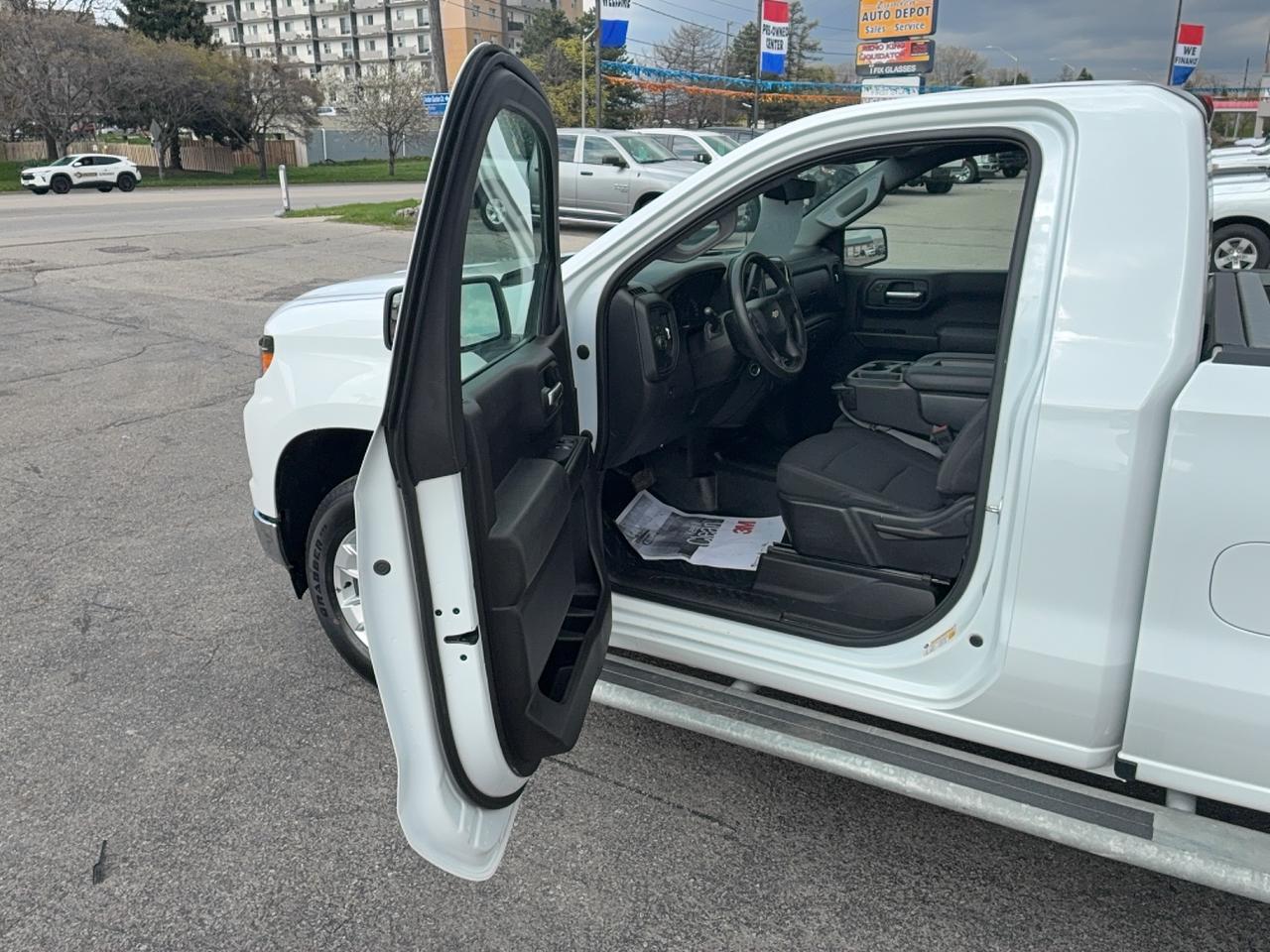 2023 Chevrolet Silverado 1500 WT RegCab 2WD 5.3L8cylGas 8ftBox BackUpCam Photo