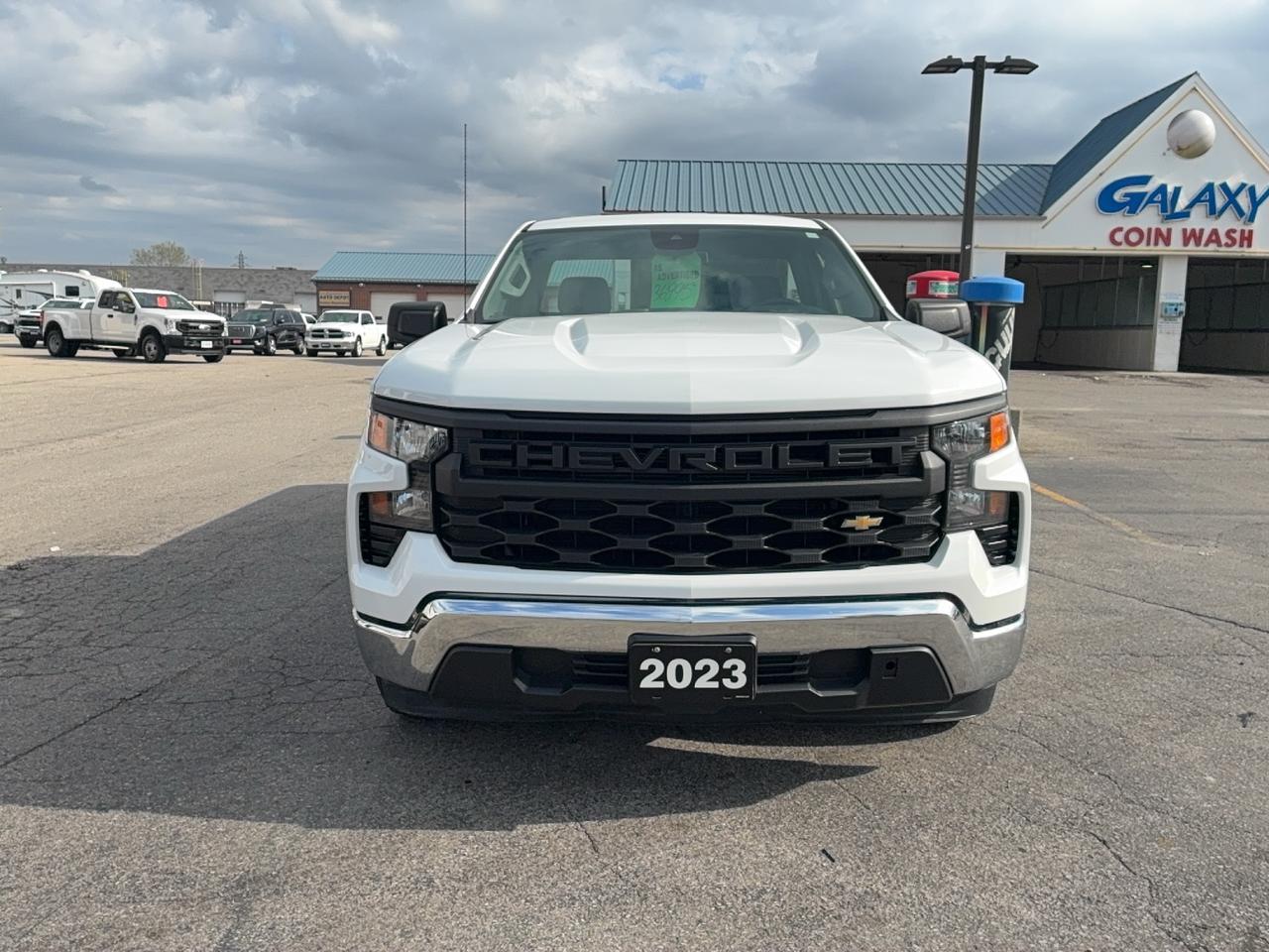 2023 Chevrolet Silverado 1500 WT RegCab 2WD 5.3L8cylGas 8ftBox BackUpCam Photo