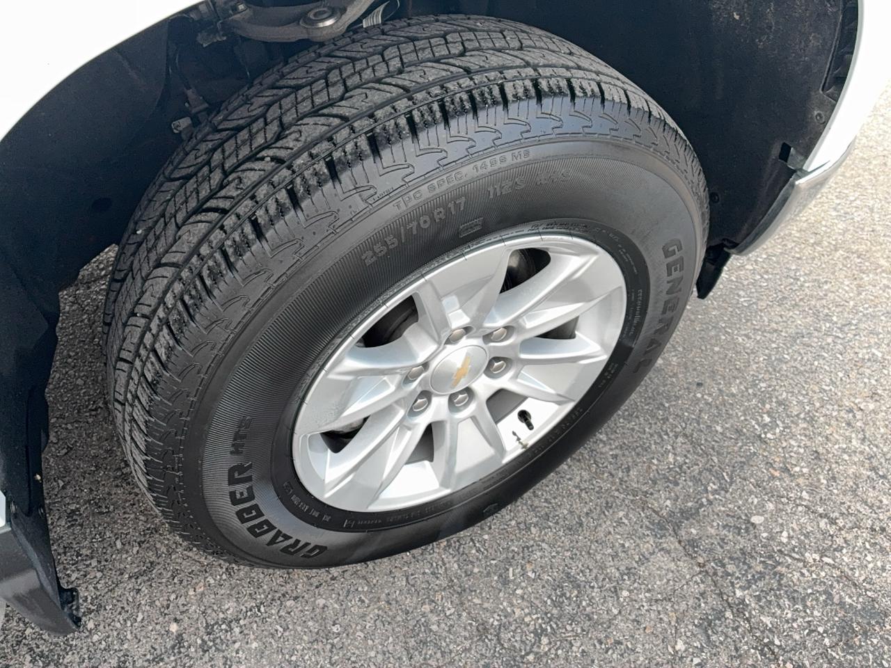 2023 Chevrolet Silverado 1500 WT RegCab 2WD 5.3L8cylGas 8ftBox BackUpCam Photo