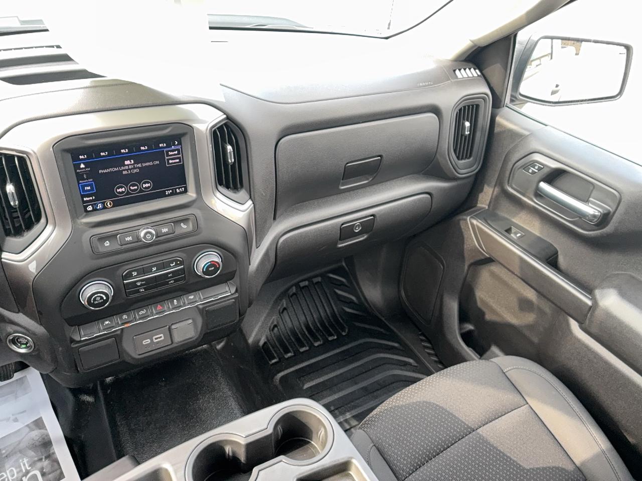 2023 Chevrolet Silverado 1500 WT RegCab 2WD 5.3L8cylGas 8ftBox BackUpCam Photo