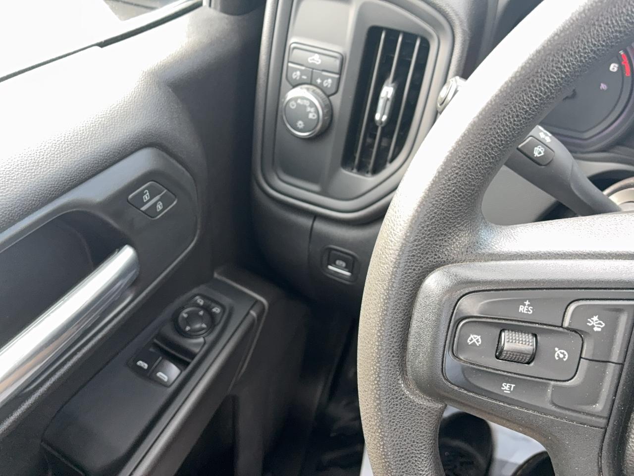 2023 Chevrolet Silverado 1500 WT RegCab 2WD 5.3L8cylGas 8ftBox BackUpCam Photo