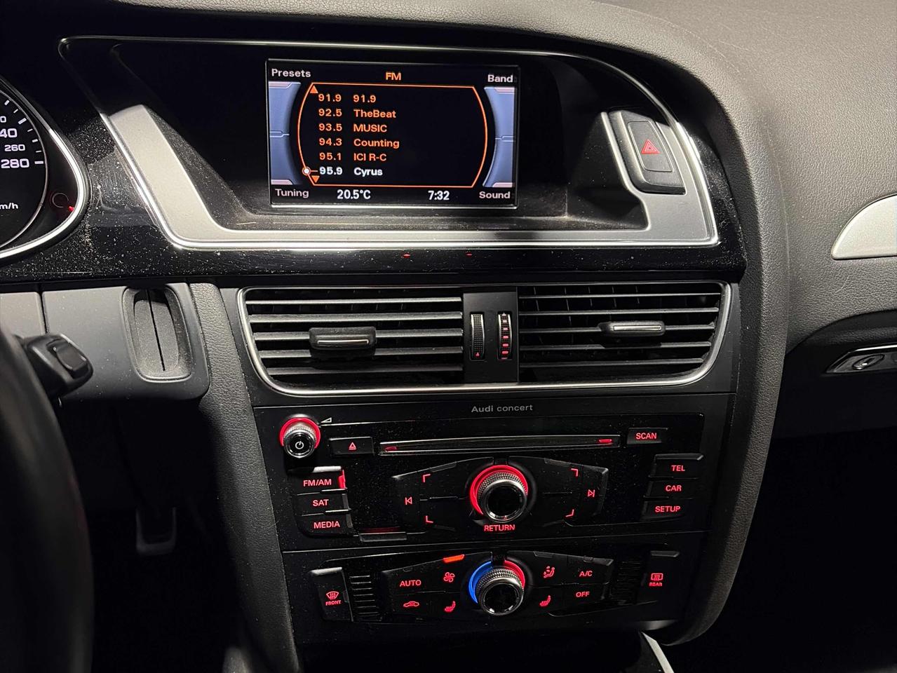 2015 Audi A4 Komfort, AWD, S-line pkg, leather, heated seats! - Photo #16
