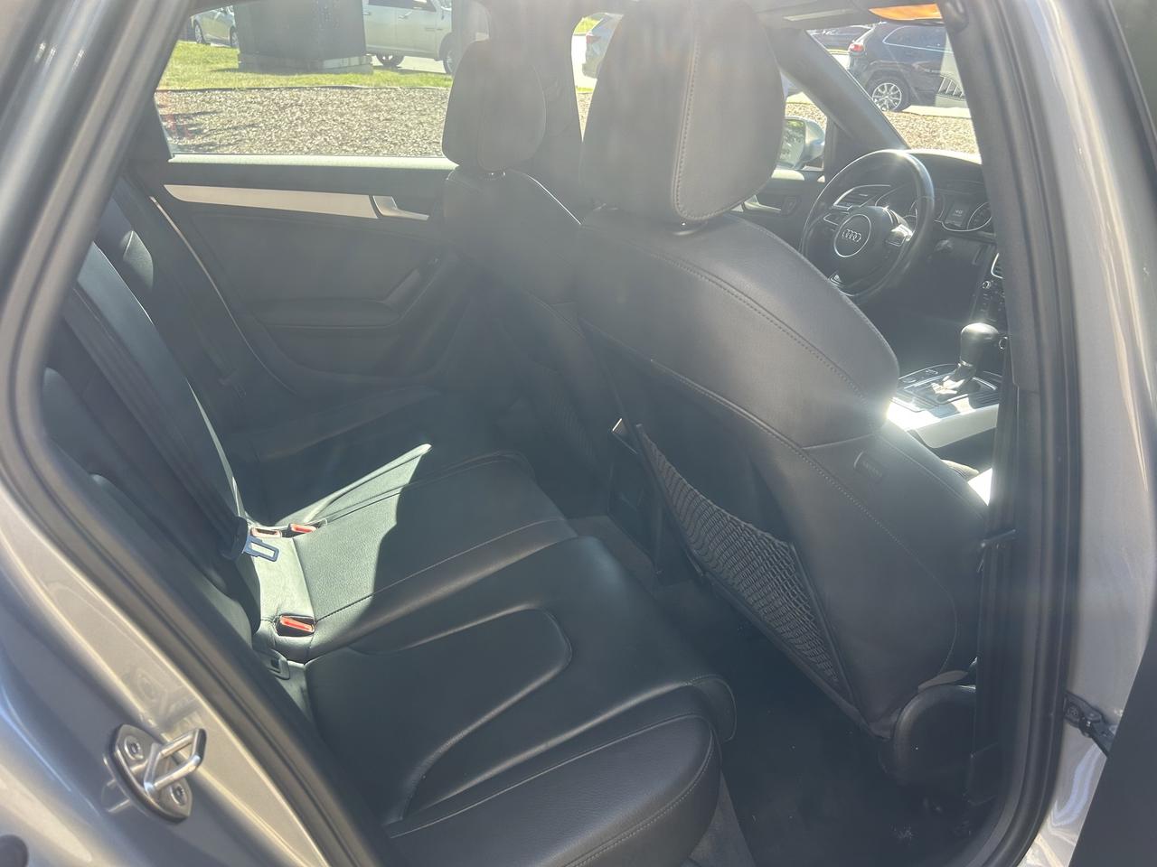 2015 Audi A4 Komfort, AWD, S-line pkg, leather, heated seats! Photo