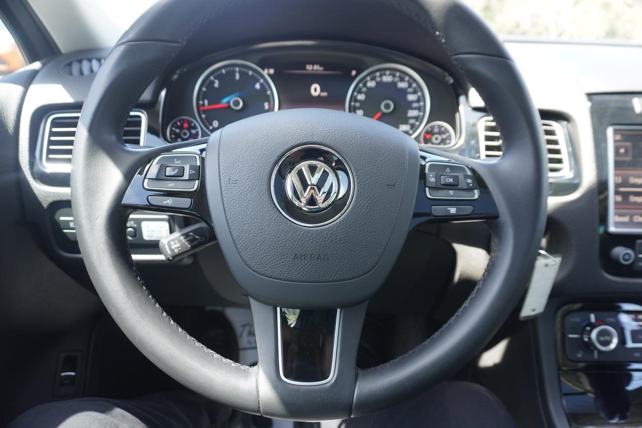 2014 Volkswagen Touareg TDI/ HIGHLINE/ NO ACCIDENTS/ EXCELLENT SHAPE/LOCAL Photo