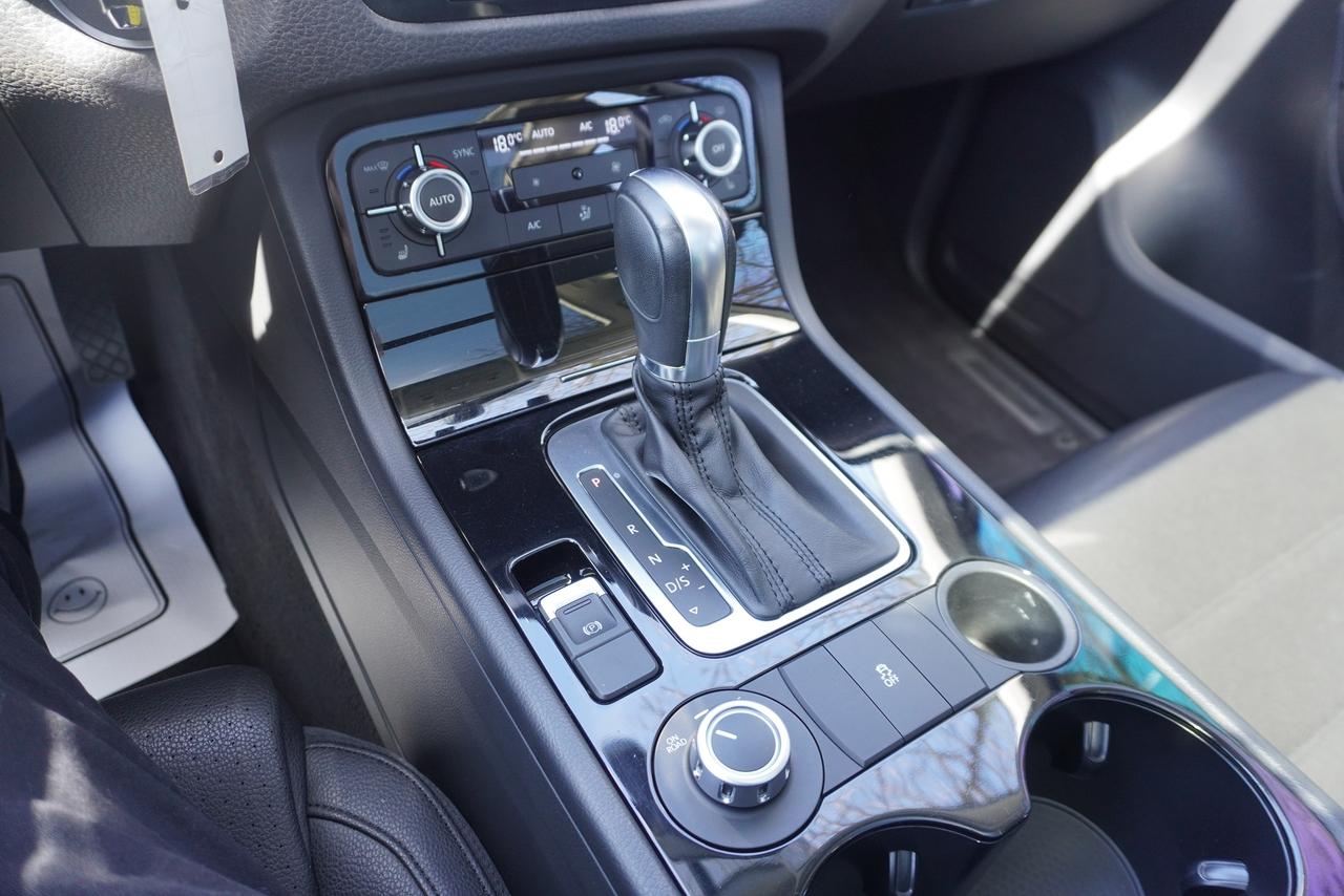 2014 Volkswagen Touareg TDI/ HIGHLINE/ NO ACCIDENTS/ EXCELLENT SHAPE/LOCAL Photo