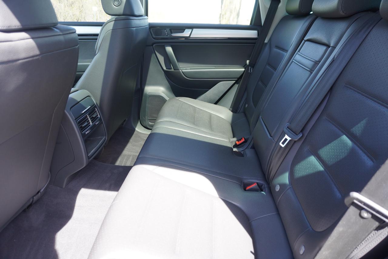 2014 Volkswagen Touareg TDI/ HIGHLINE/ NO ACCIDENTS/ EXCELLENT SHAPE/LOCAL Photo