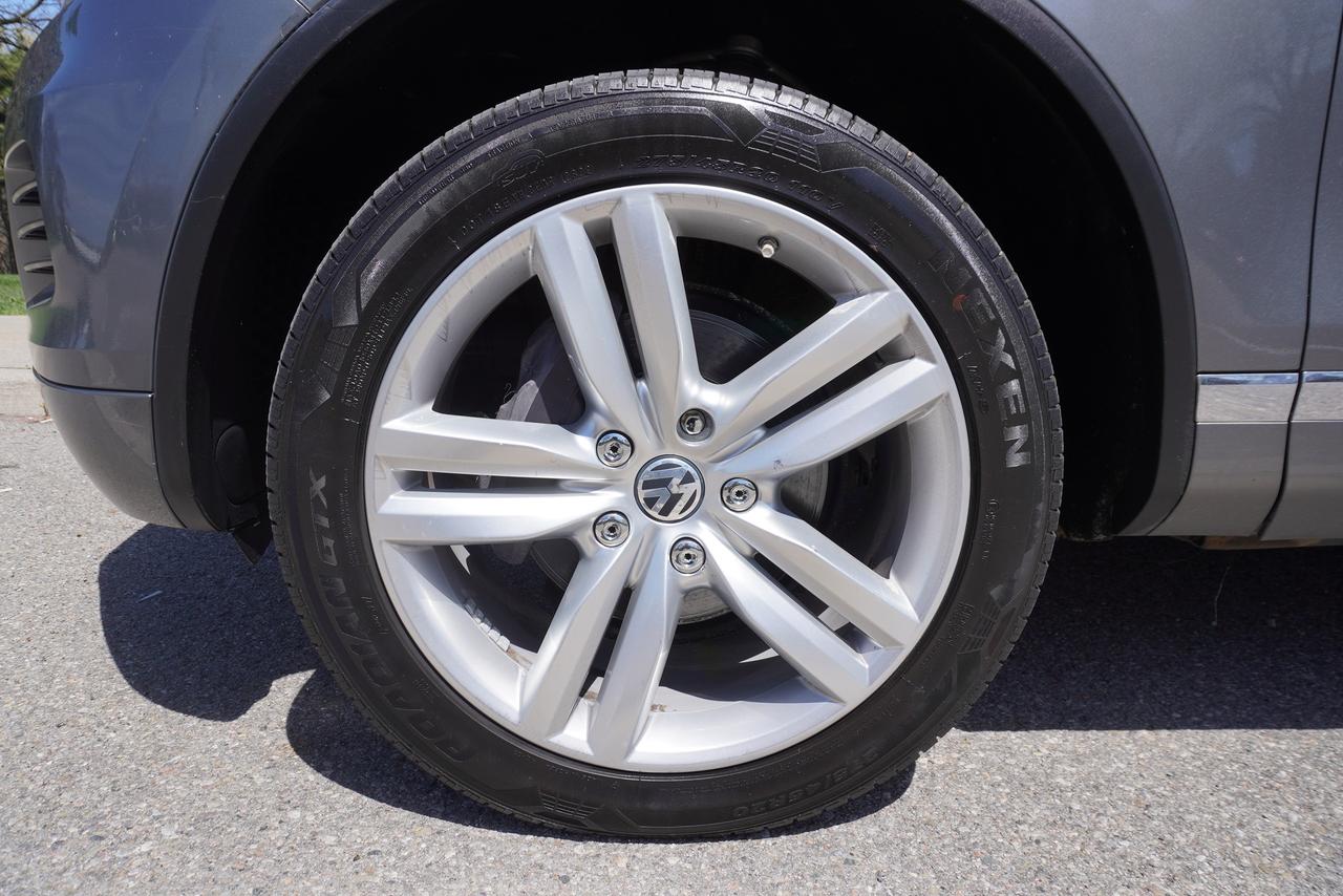 2014 Volkswagen Touareg TDI/ HIGHLINE/ NO ACCIDENTS/ EXCELLENT SHAPE/LOCAL Photo