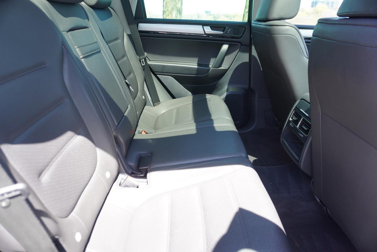 2014 Volkswagen Touareg TDI/ HIGHLINE/ NO ACCIDENTS/ EXCELLENT SHAPE/LOCAL Photo