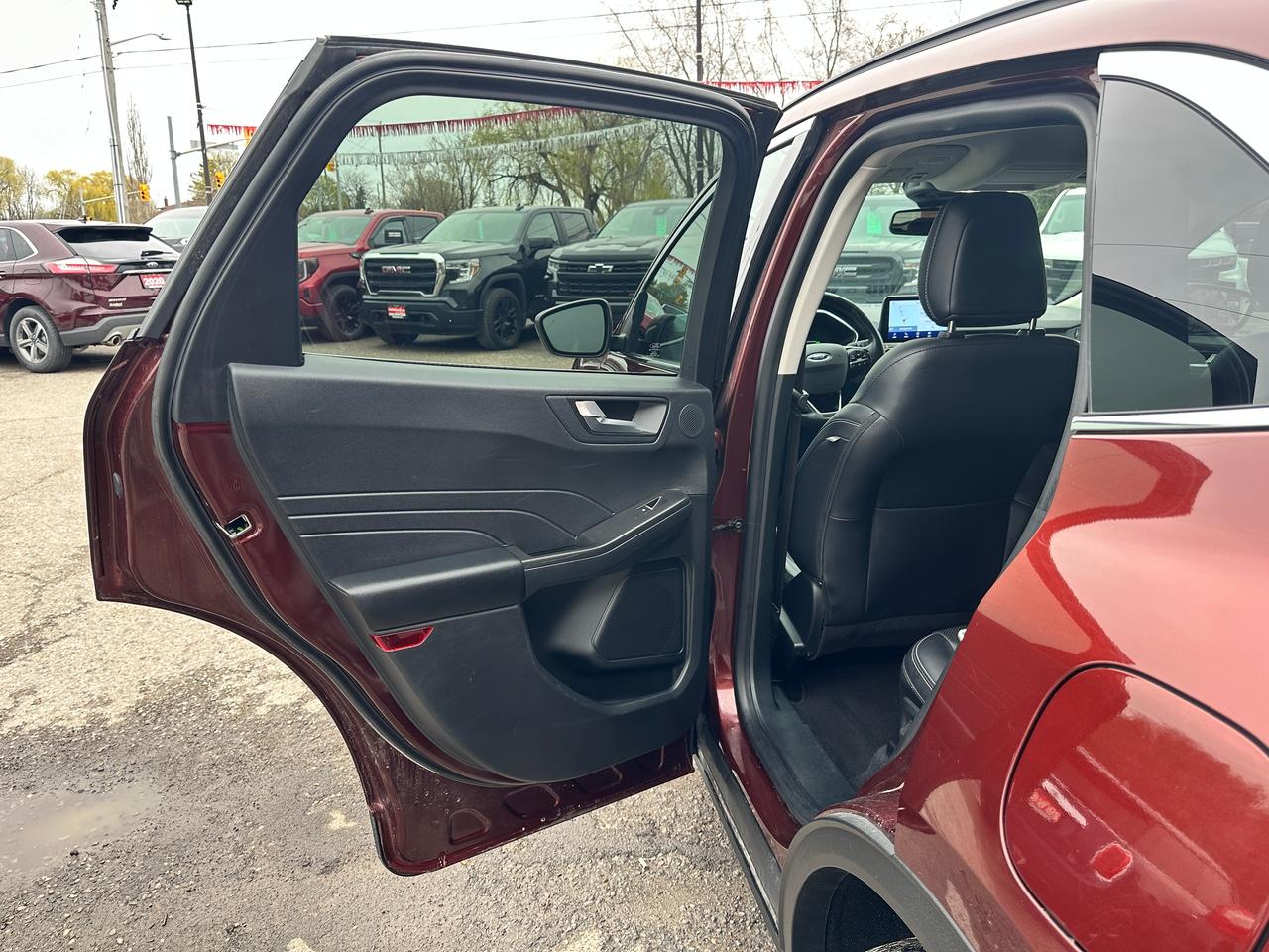 2021 Ford Escape TitaniumHybrid AWD HTD-Leather NAV PremiumAudio XM Photo