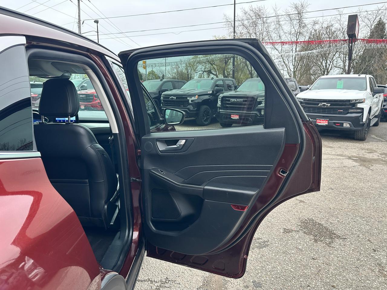 2021 Ford Escape TitaniumHybrid AWD HTD-Leather NAV PremiumAudio XM Photo