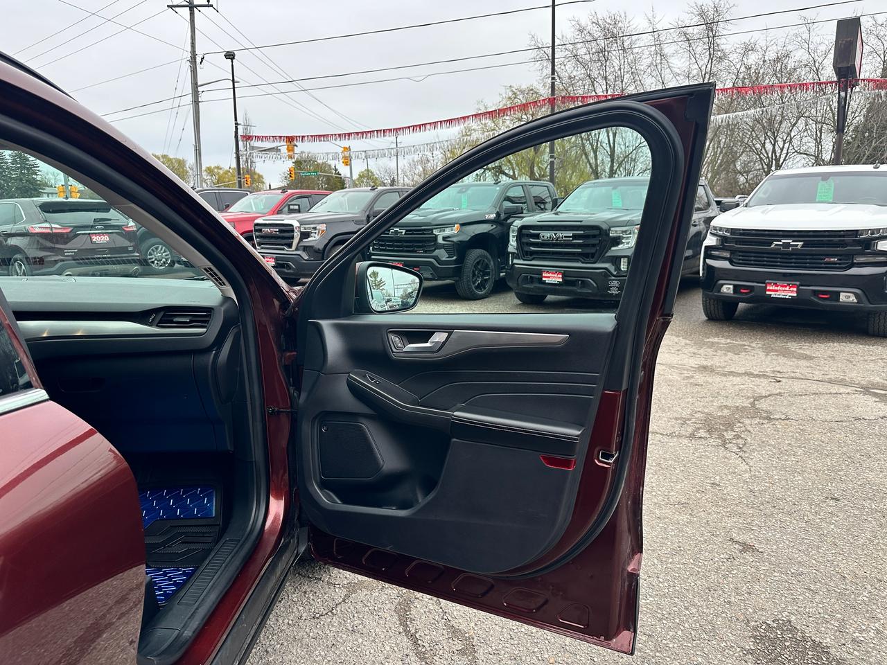 2021 Ford Escape TitaniumHybrid AWD HTD-Leather NAV PremiumAudio XM Photo