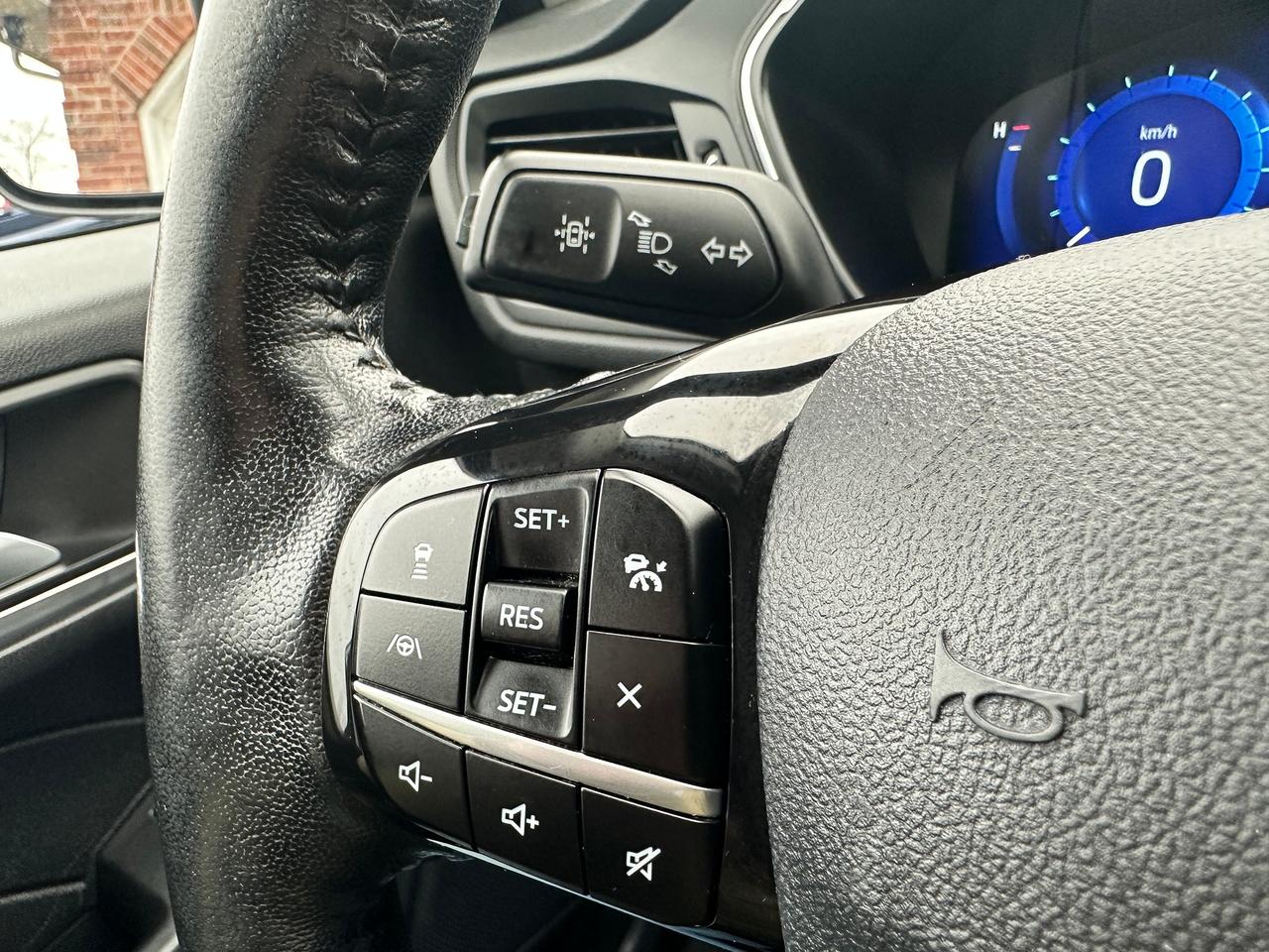 2021 Ford Escape TitaniumHybrid AWD HTD-Leather NAV PremiumAudio XM Photo