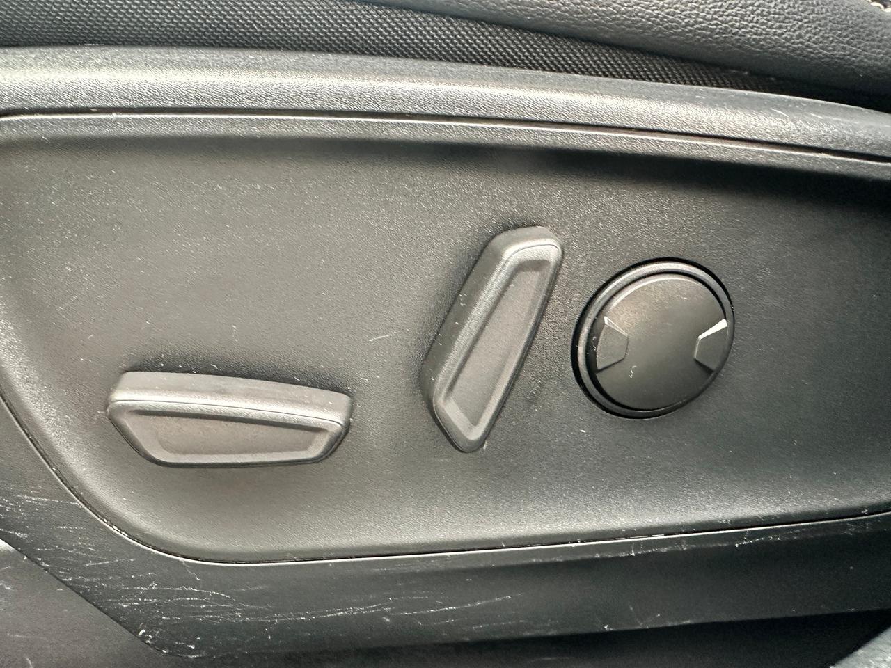 2021 Ford Escape TitaniumHybrid AWD HTD-Leather NAV PremiumAudio XM Photo