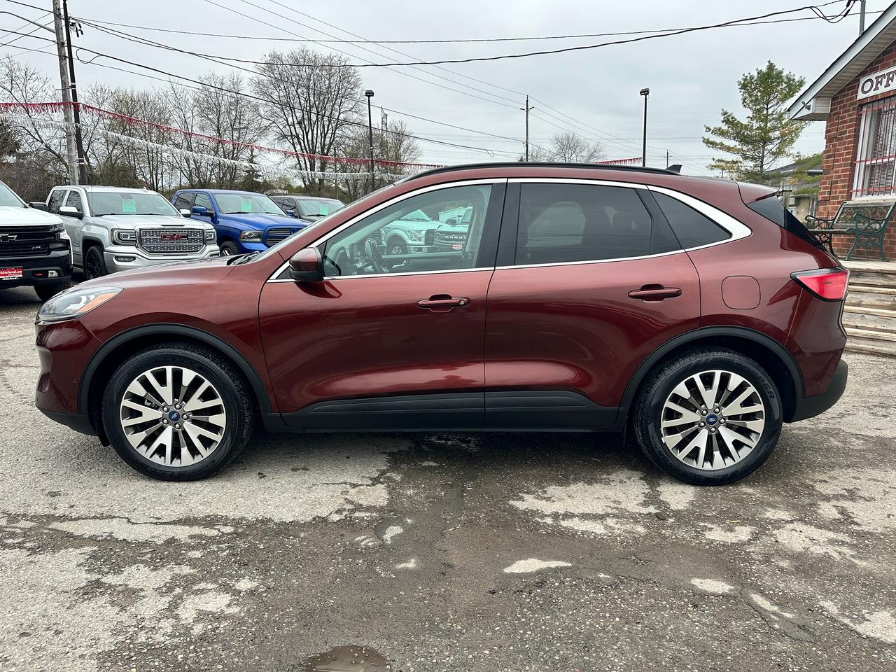 2021 Ford Escape TitaniumHybrid AWD HTD-Leather NAV PremiumAudio XM Photo2
