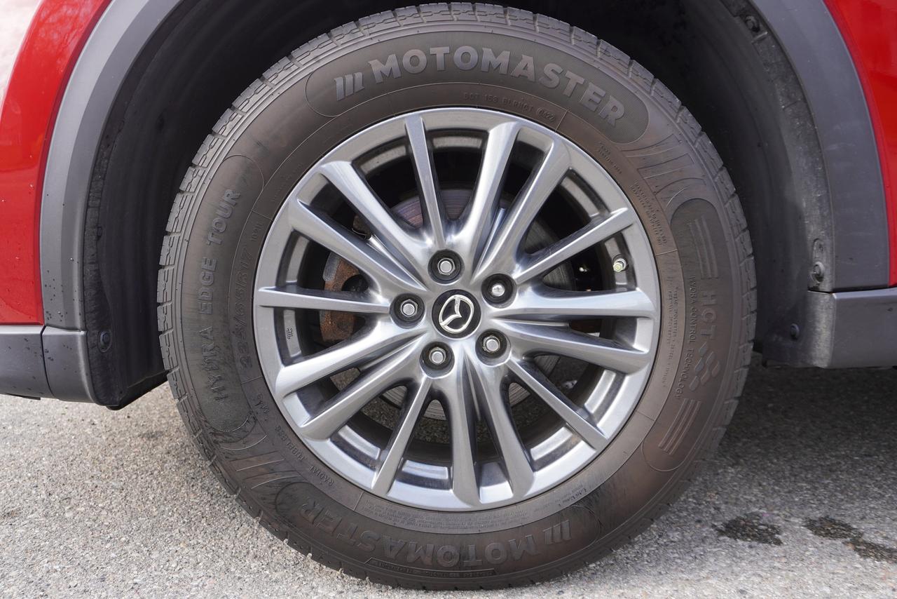 2017 Mazda CX-5 RARE / 6 SPD MANUAL / NO ACCIDENTS / STUNNING SUV Photo