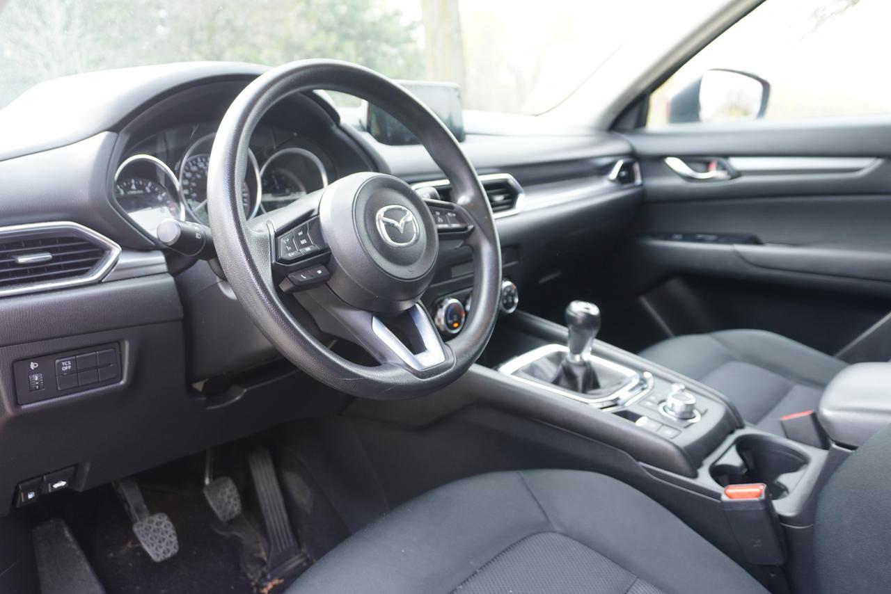 2017 Mazda CX-5 RARE / 6 SPD MANUAL / NO ACCIDENTS / STUNNING SUV Photo