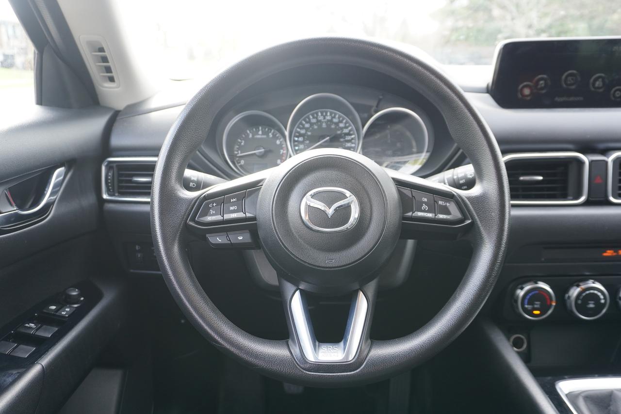 2017 Mazda CX-5 RARE / 6 SPD MANUAL / NO ACCIDENTS / STUNNING SUV Photo