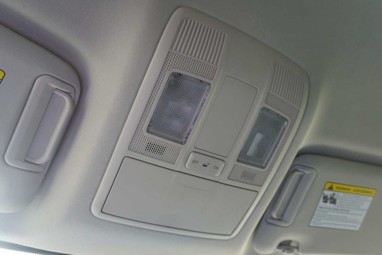 2017 Mazda CX-5 RARE / 6 SPD MANUAL / NO ACCIDENTS / STUNNING SUV Photo