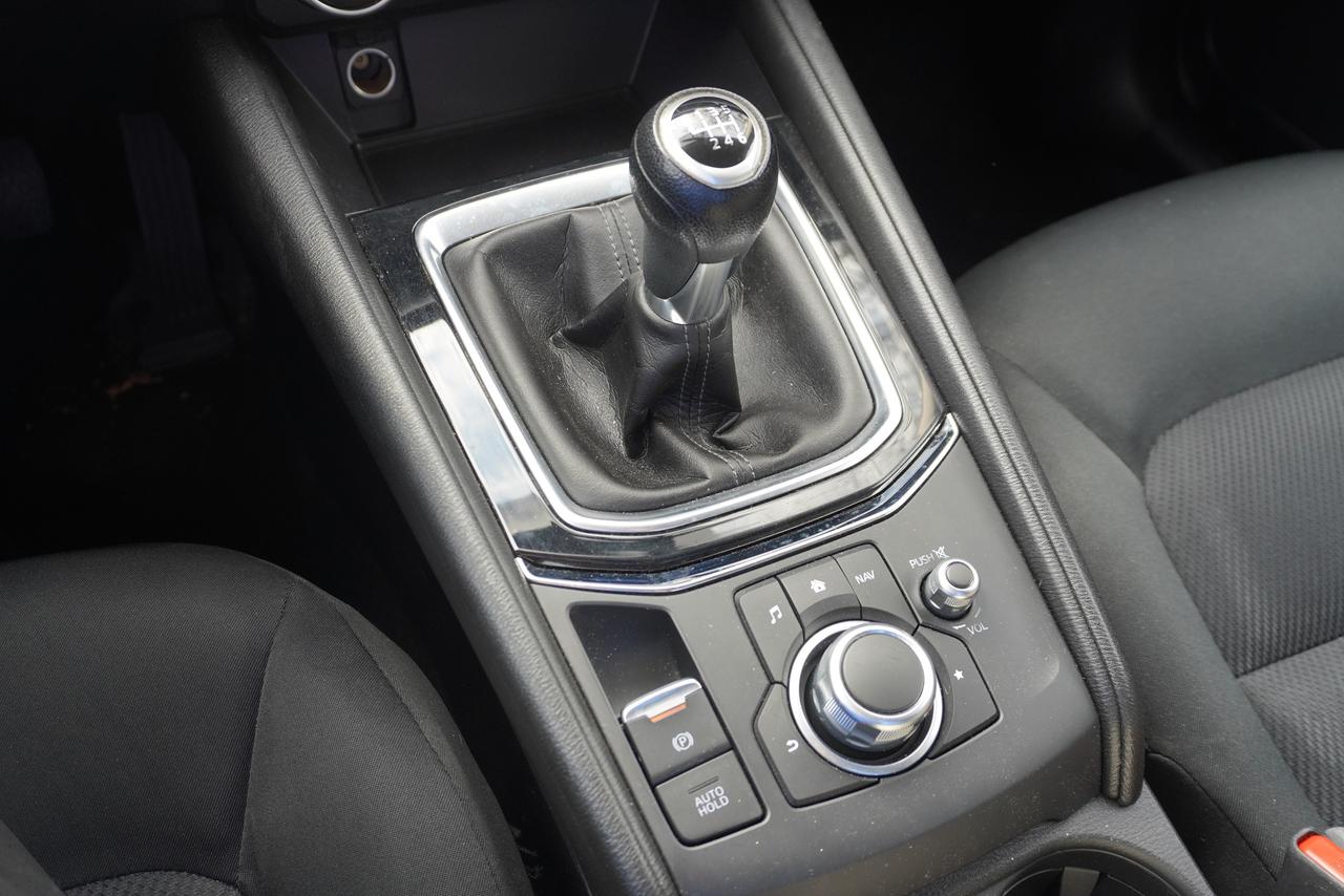 2017 Mazda CX-5 RARE / 6 SPD MANUAL / NO ACCIDENTS / STUNNING SUV Photo