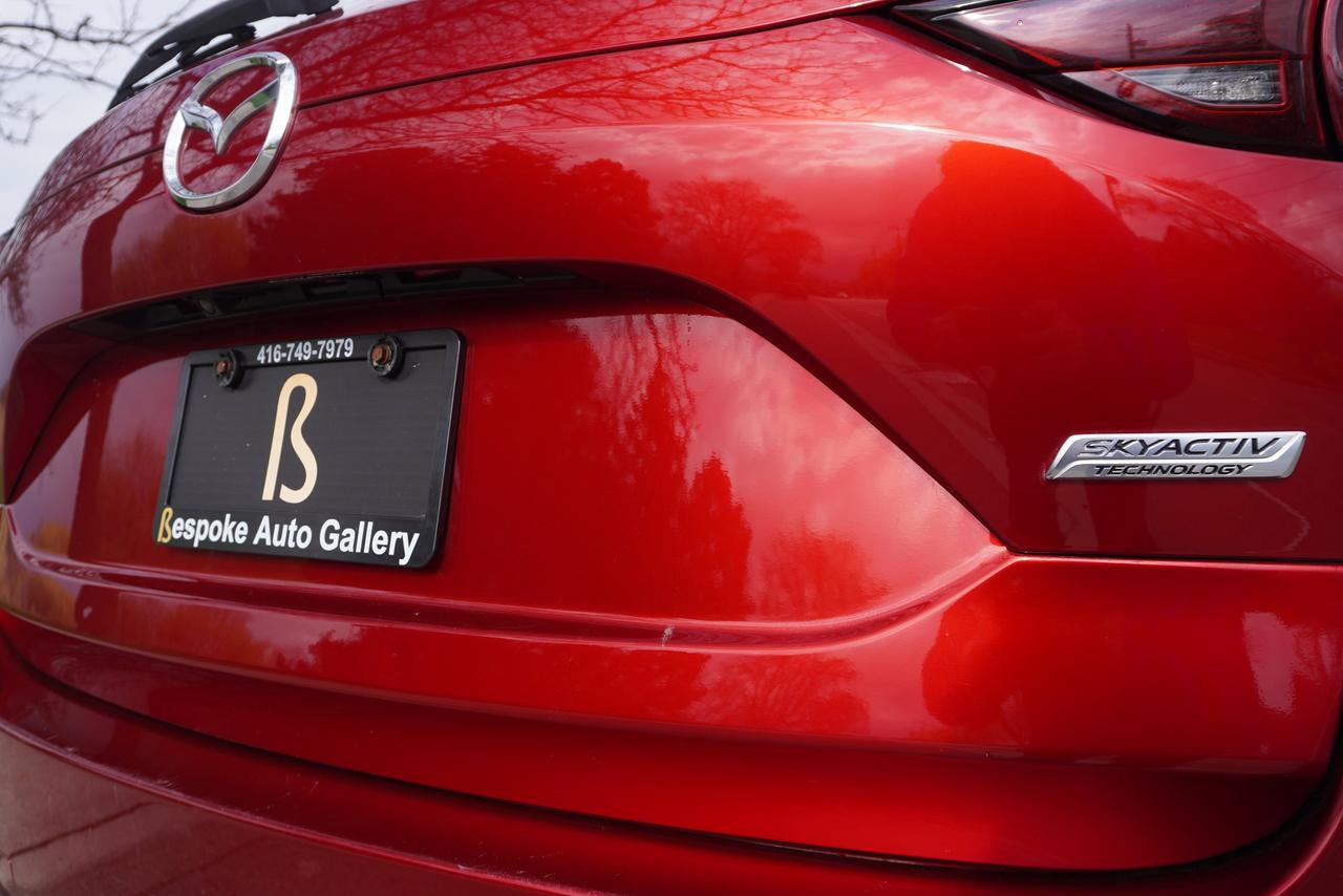 2017 Mazda CX-5 RARE / 6 SPD MANUAL / NO ACCIDENTS / STUNNING SUV Photo