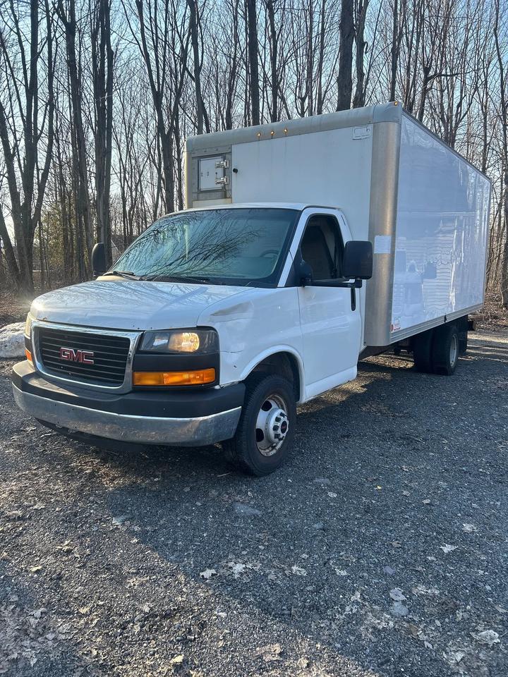 2016 GMC Savana