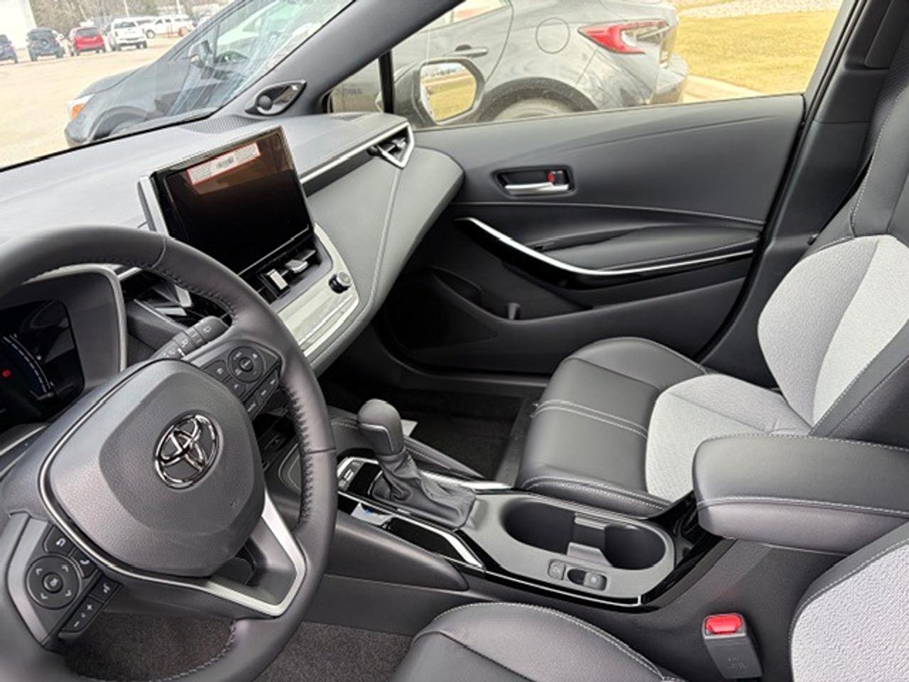 2026 Toyota Corolla Hatchback XSE Photo3